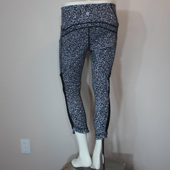 Lululemon Wunder Under  high-rise mesh panels black white crop leggings size 8 - Picture 5 of 8